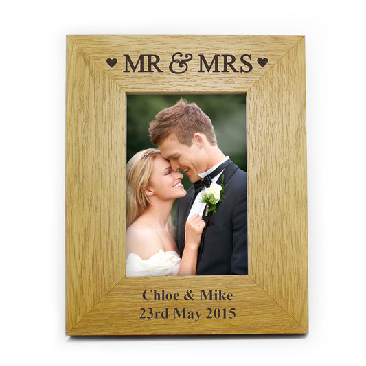 Personalised Oak Finish 6x4 Mr & Mrs Photo Frame - image 2