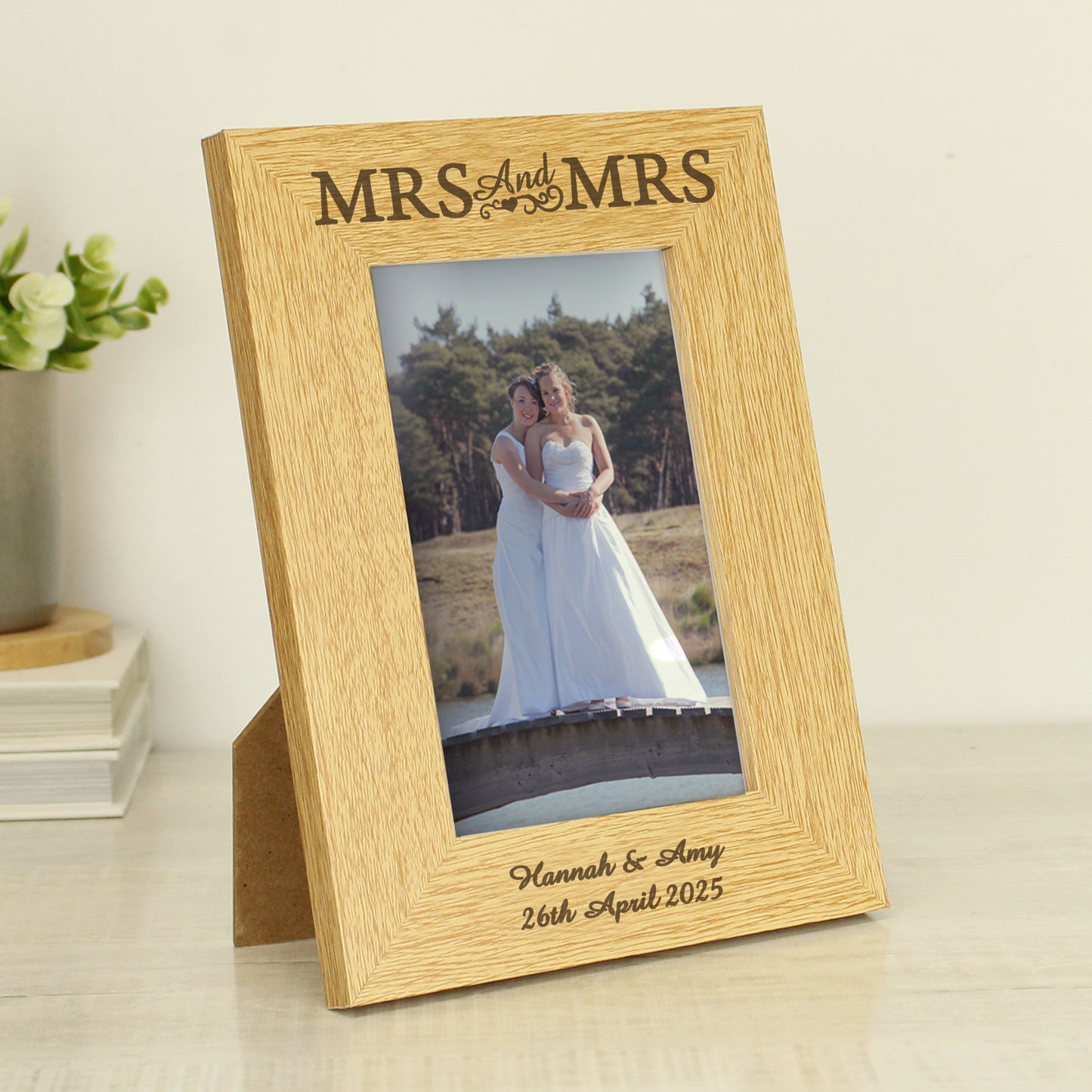 Personalised Oak Finish 6x4 Mrs & Mrs Photo Frame - image 2