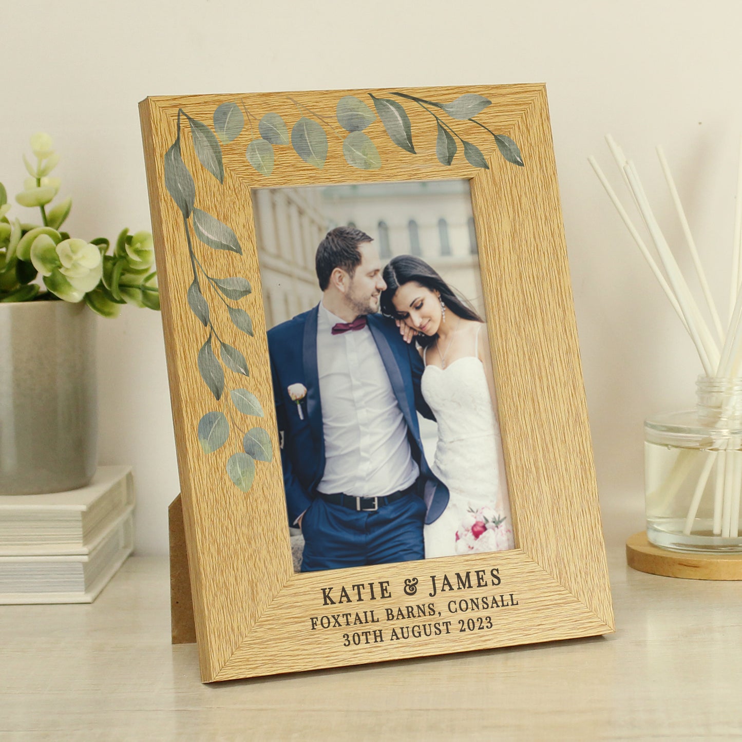 Personalised Botanical 6x4 Oak Finish Photo Frame - image 2