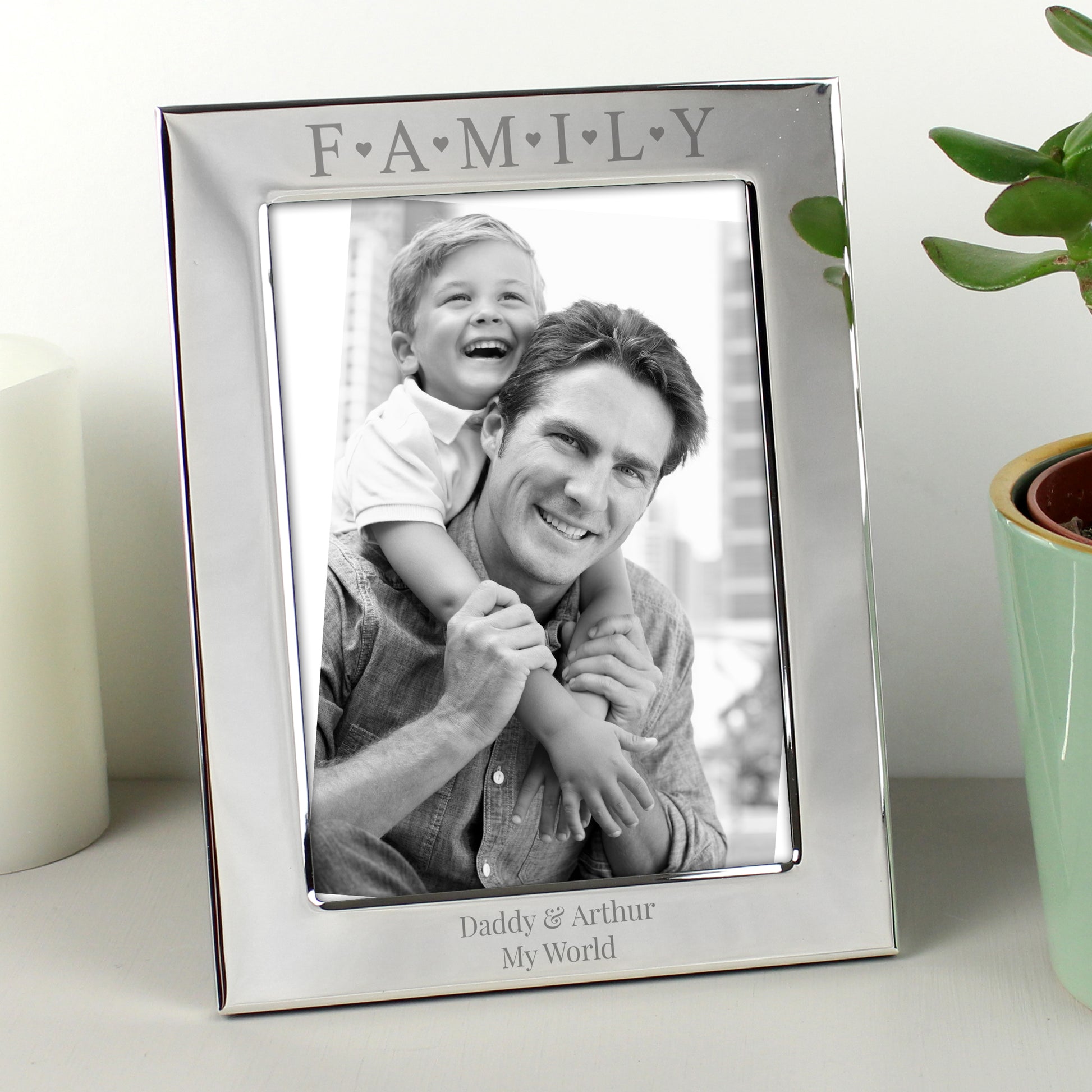 Personalised Silver 5x7 Family & Hearts Photo Frame - image 2