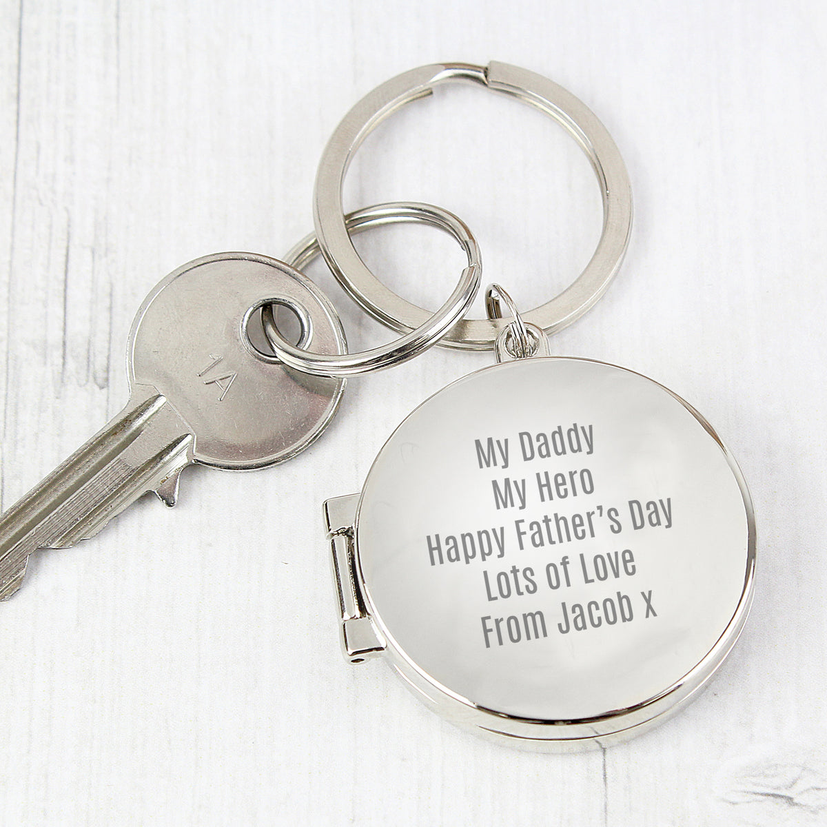 Personalised Free Text Round Photo keyring from Heartfelt Gifts