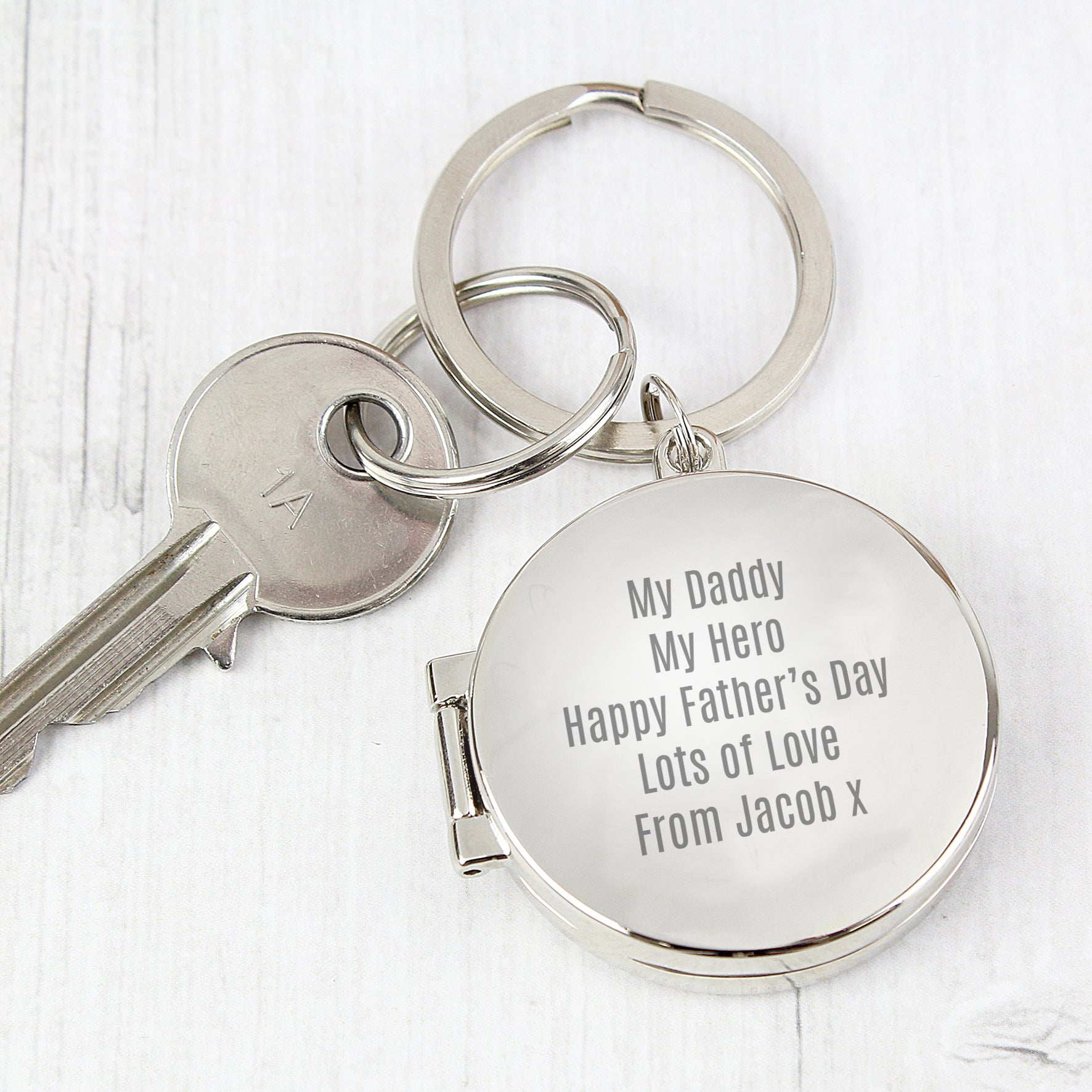 Personalised Free Text Round Photo keyring from Heartfelt Gifts