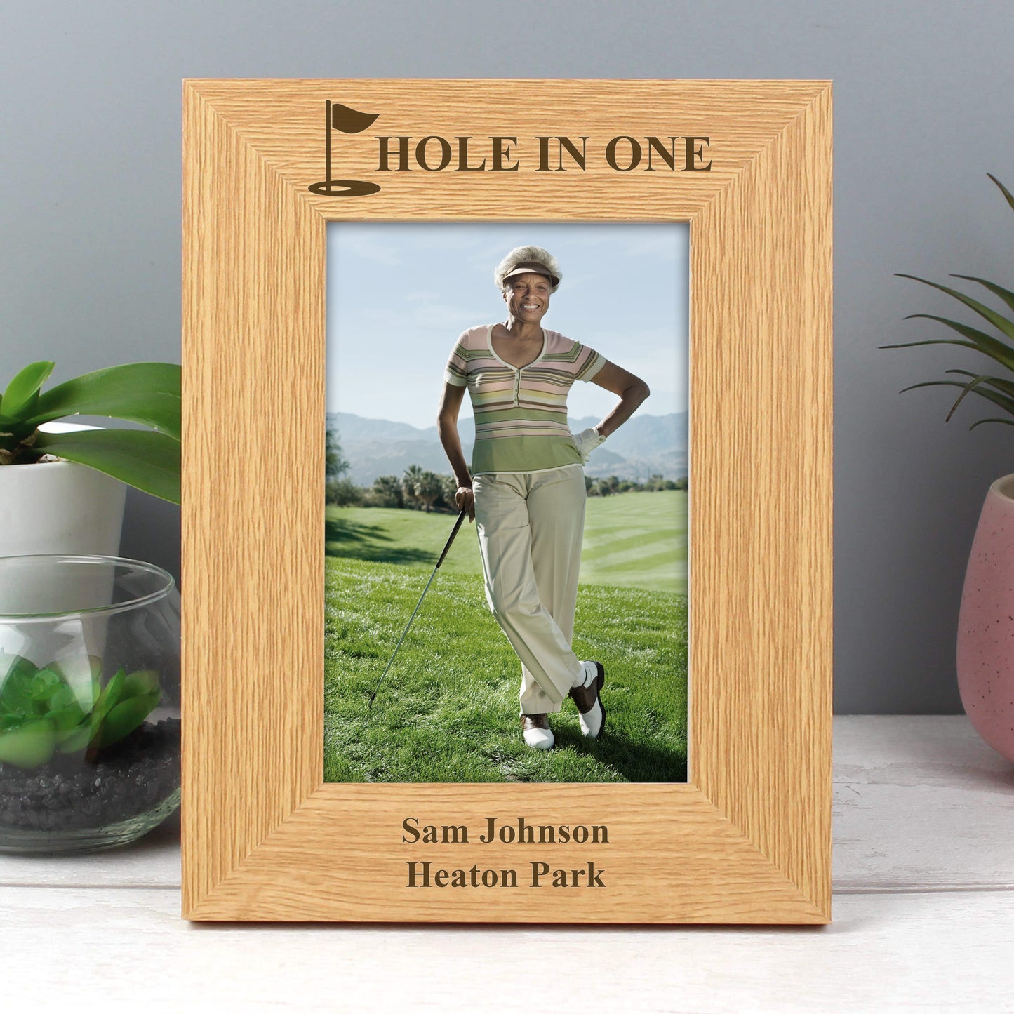 Personalised Oak Finish 6x4 Golf Photo Frame from Heartfelt Gifts