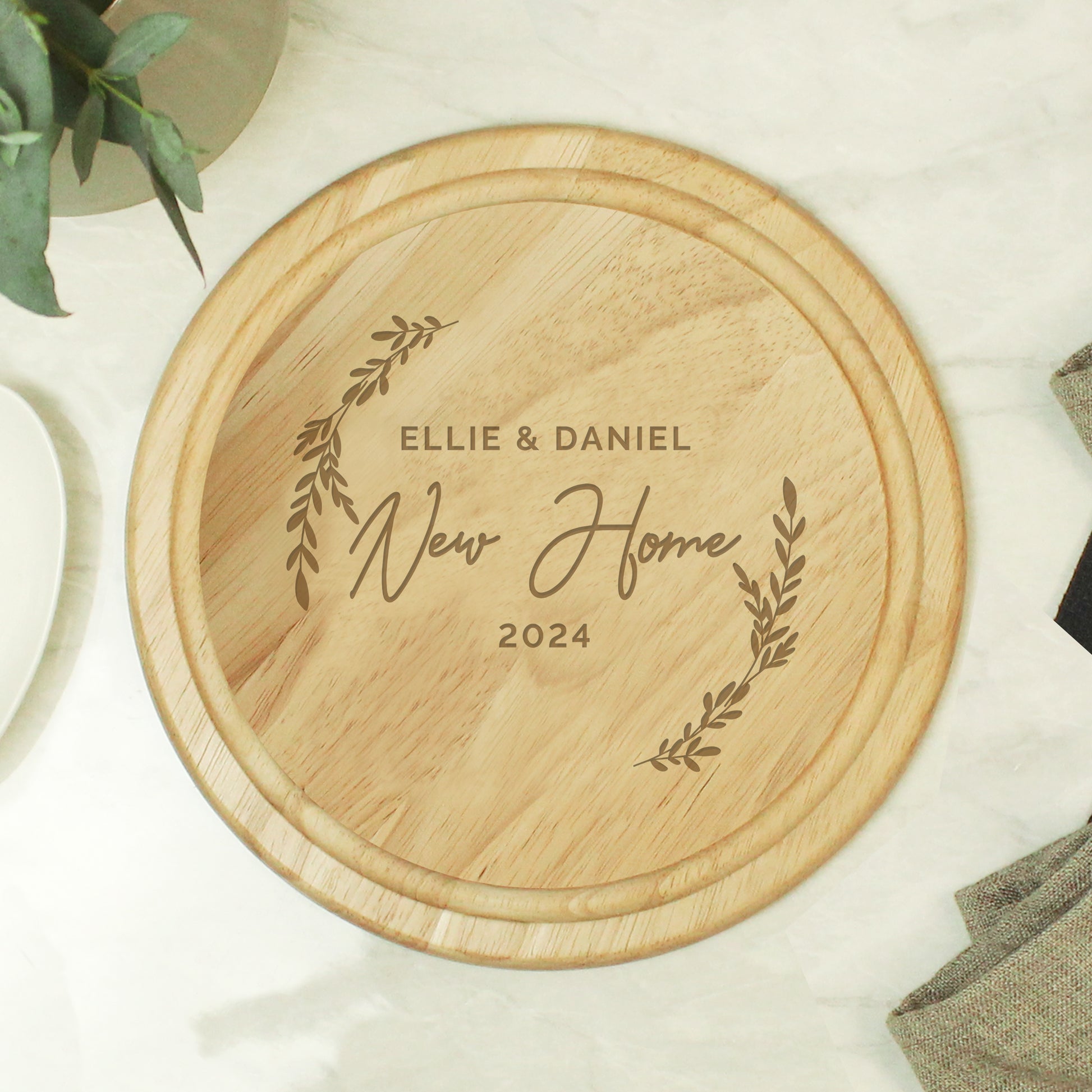 Personalised Laurel Round Wooden Chopping Board - image 6