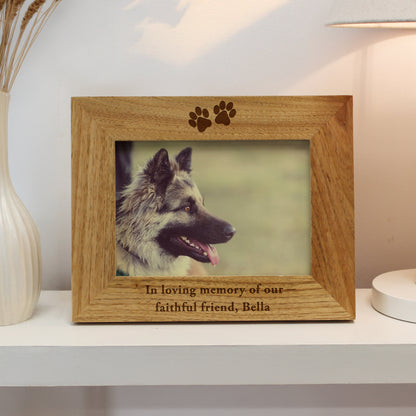 Personalised Oak Finish 4x6 Paw Prints Photo Frame – Dog Cat Pet Lover Gift