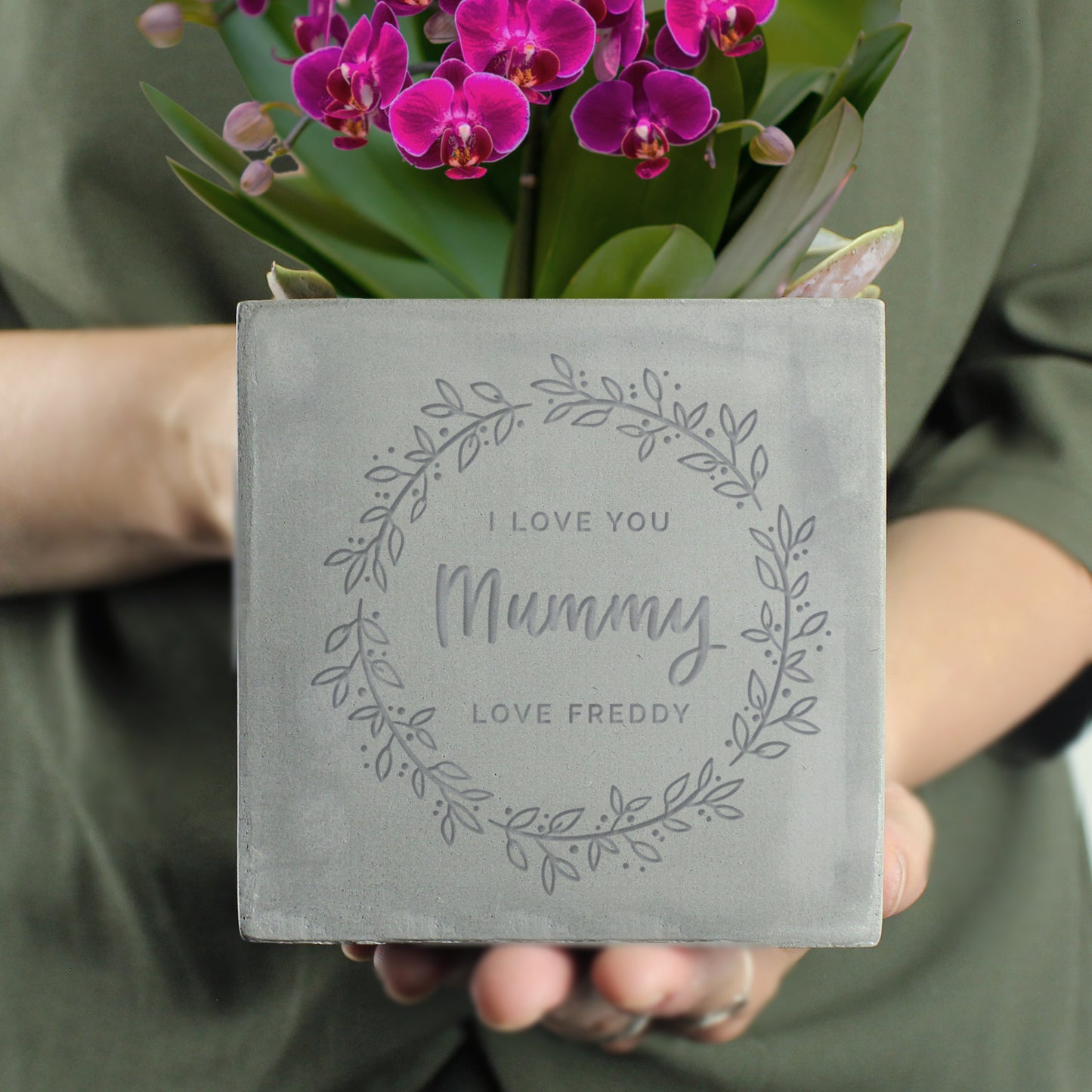 Personalised Floral Wreath Concrete Plant Pot - image 8