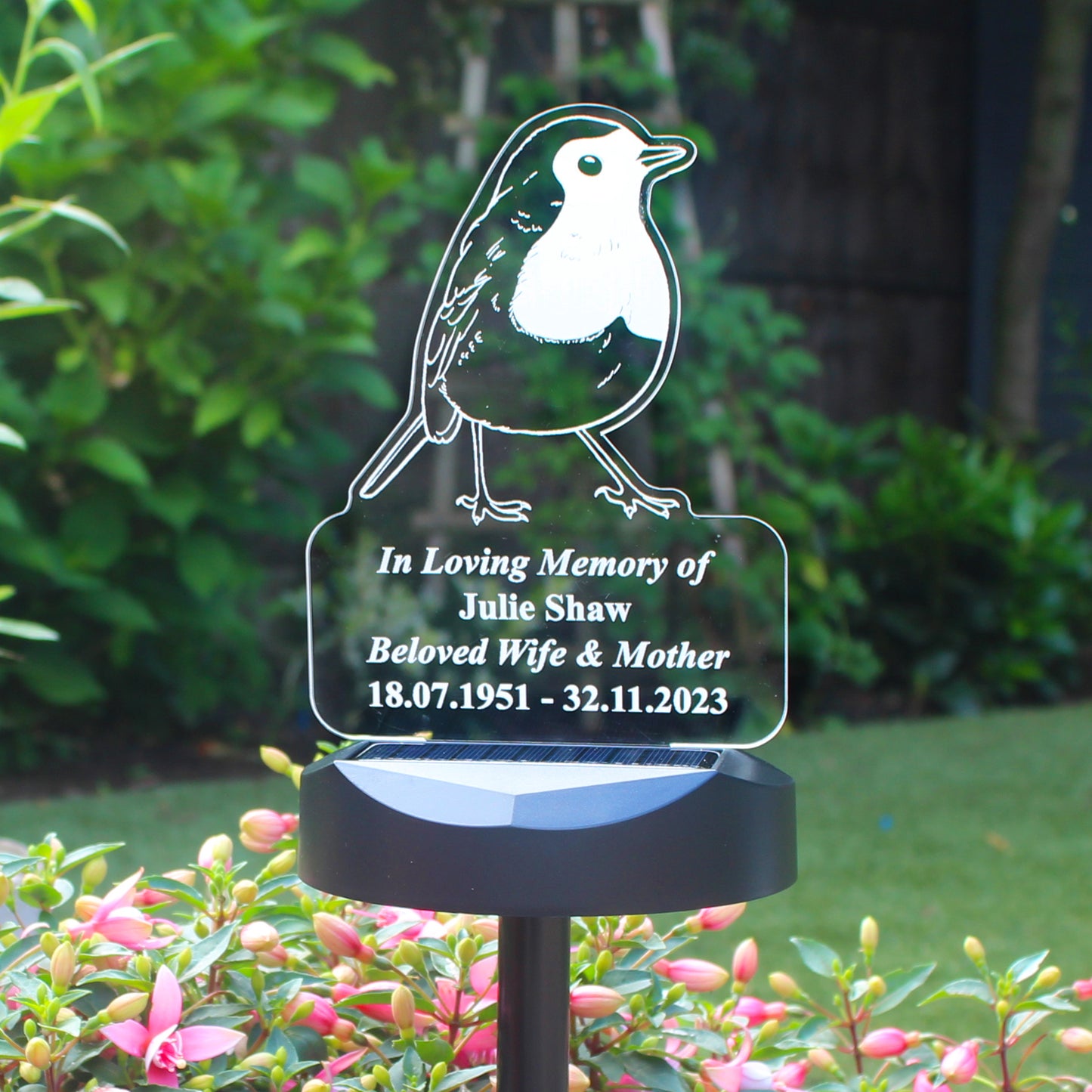 Personalised Robin Memorial Outdoor Solar Light from Heartfelt Gifts