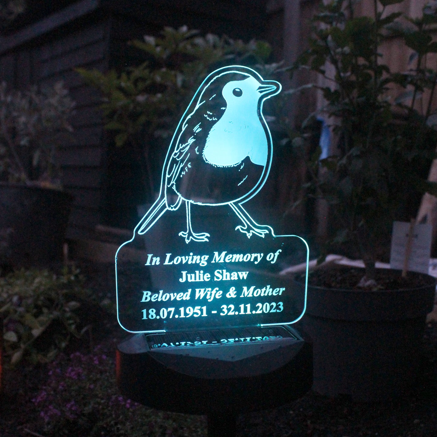 Personalised Memorial Solar Light - Robin - image 6