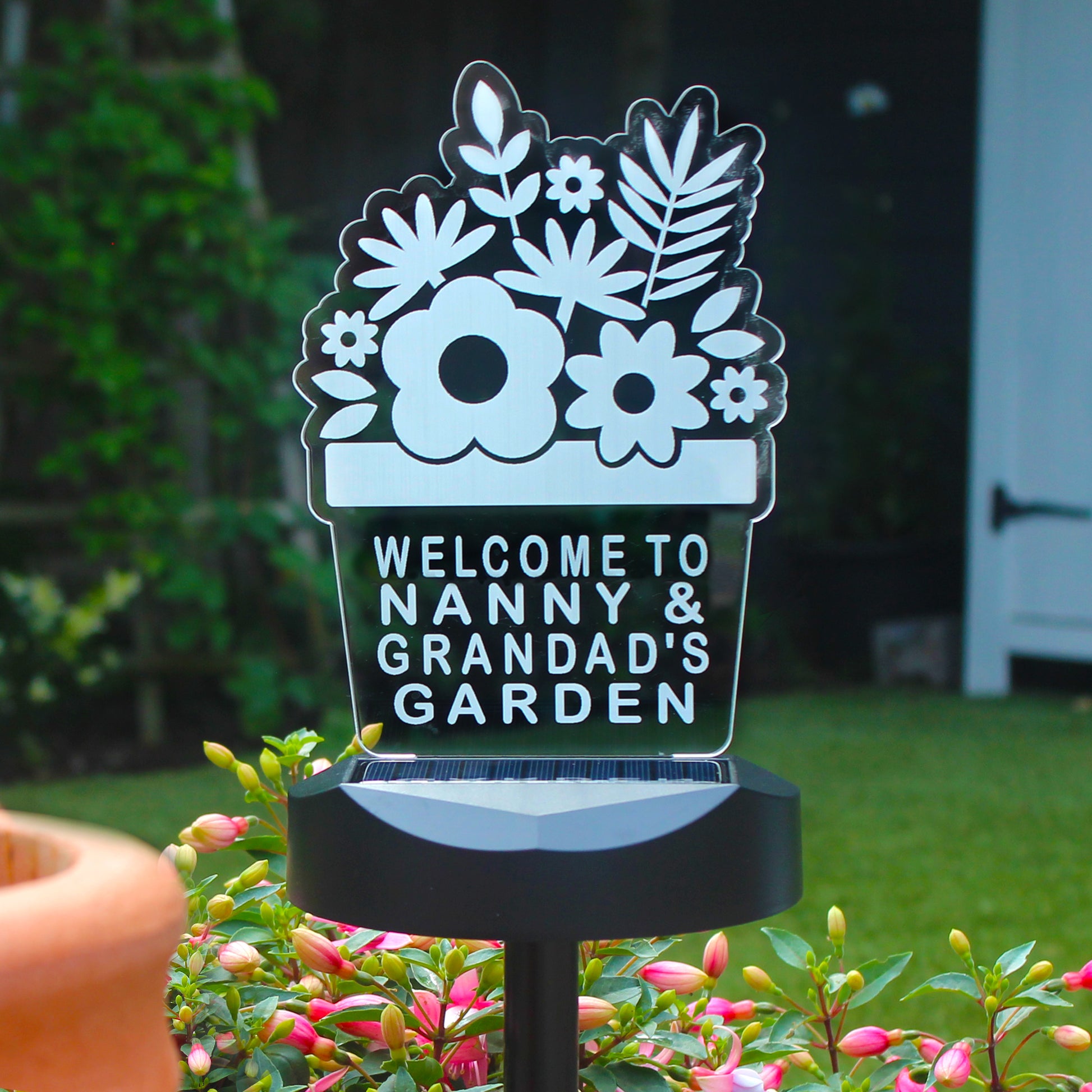 Personalised Plant Pot Outdoor Solar Light from Heartfelt Gifts