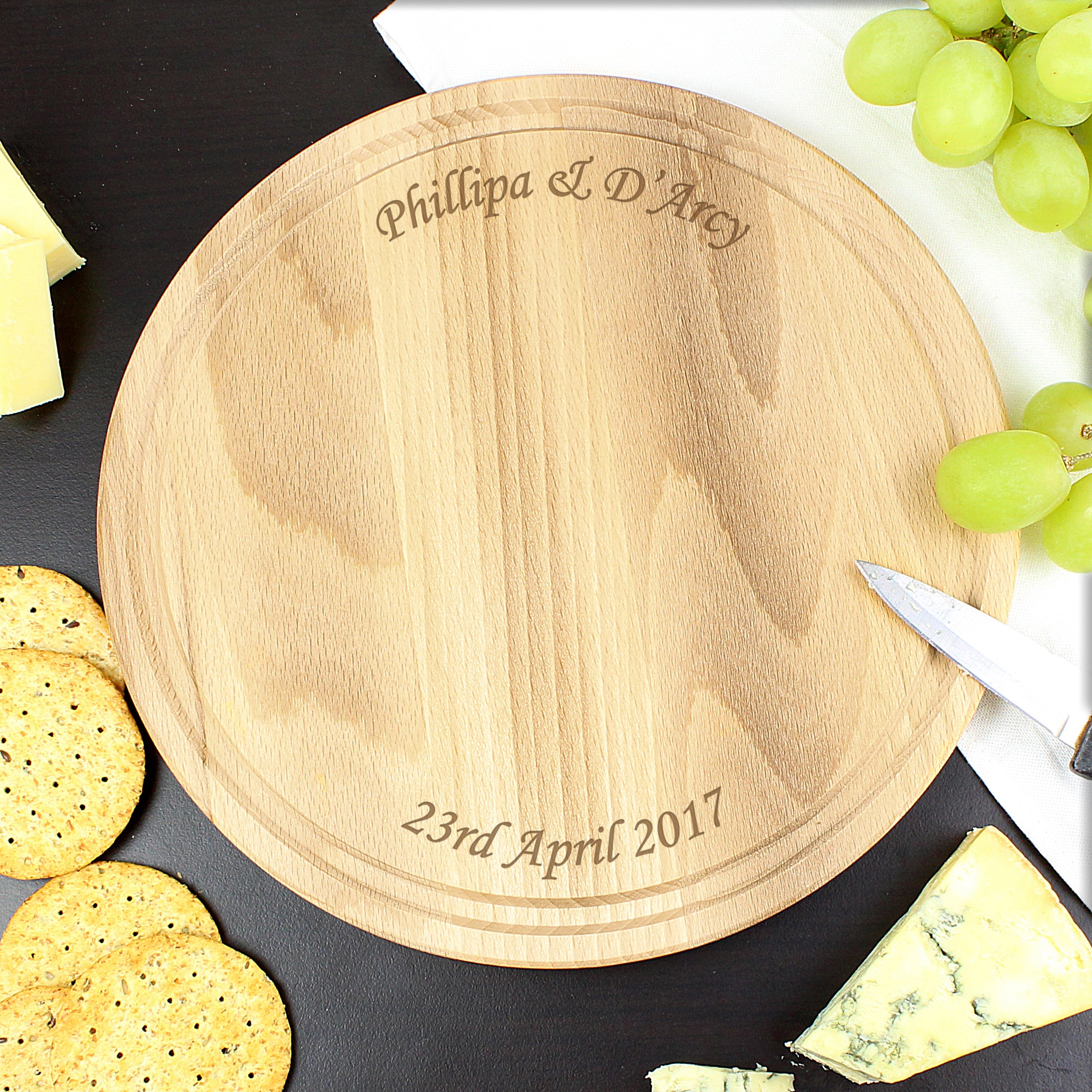 Personalised Round Chopping Board from Heartfelt Gifts