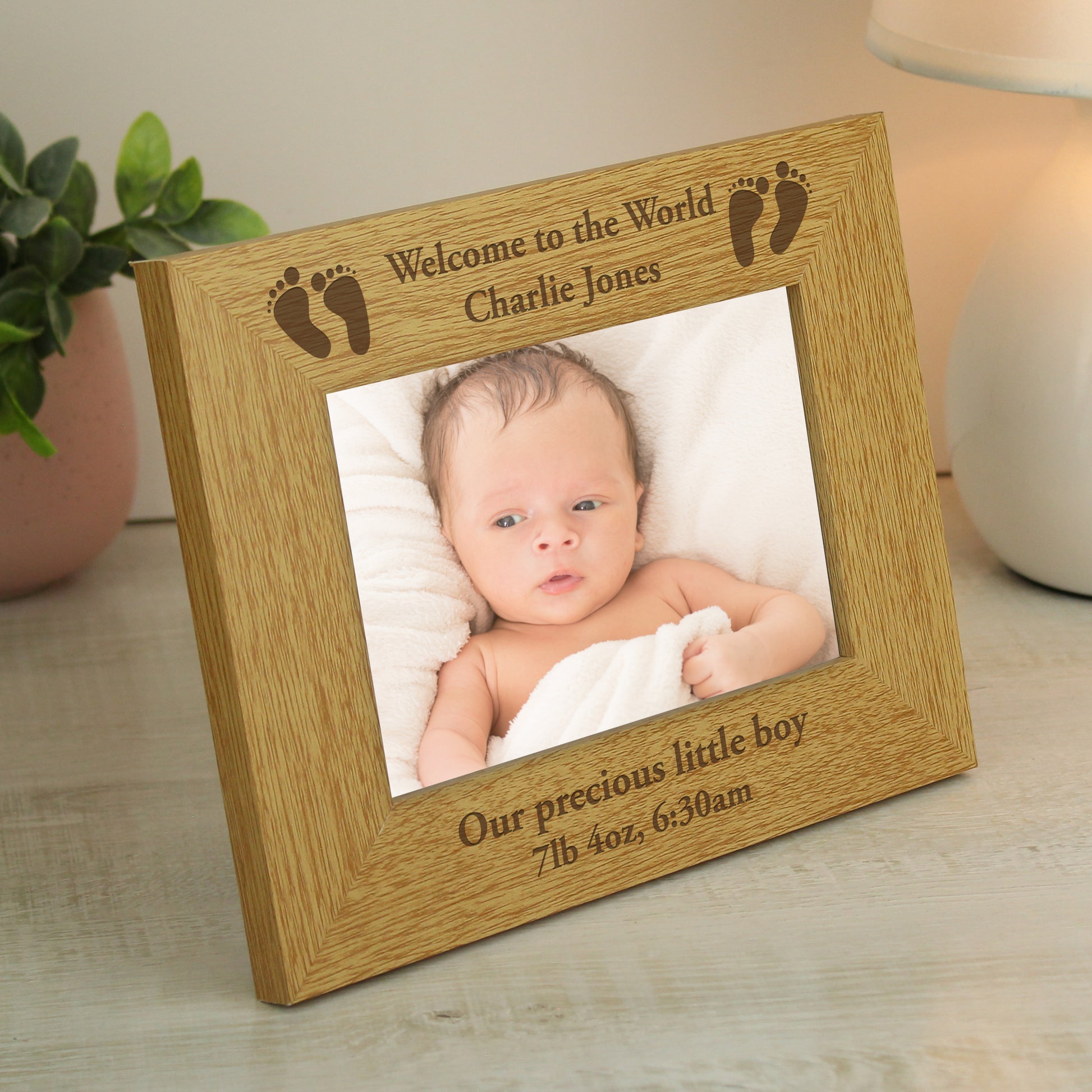 Personalised Oak Finish 6x4 Landscape Baby Footprints Photo Frame - image 3