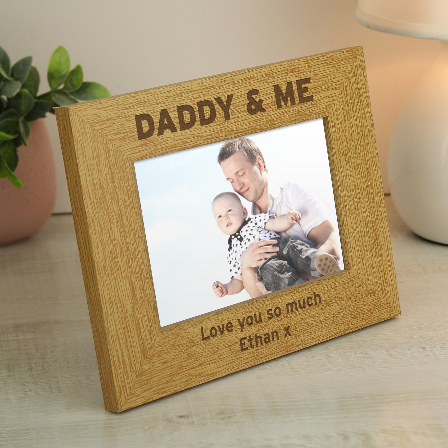 Personalised Oak Finish 6x4 Daddy & Me Photo Frame - image 3