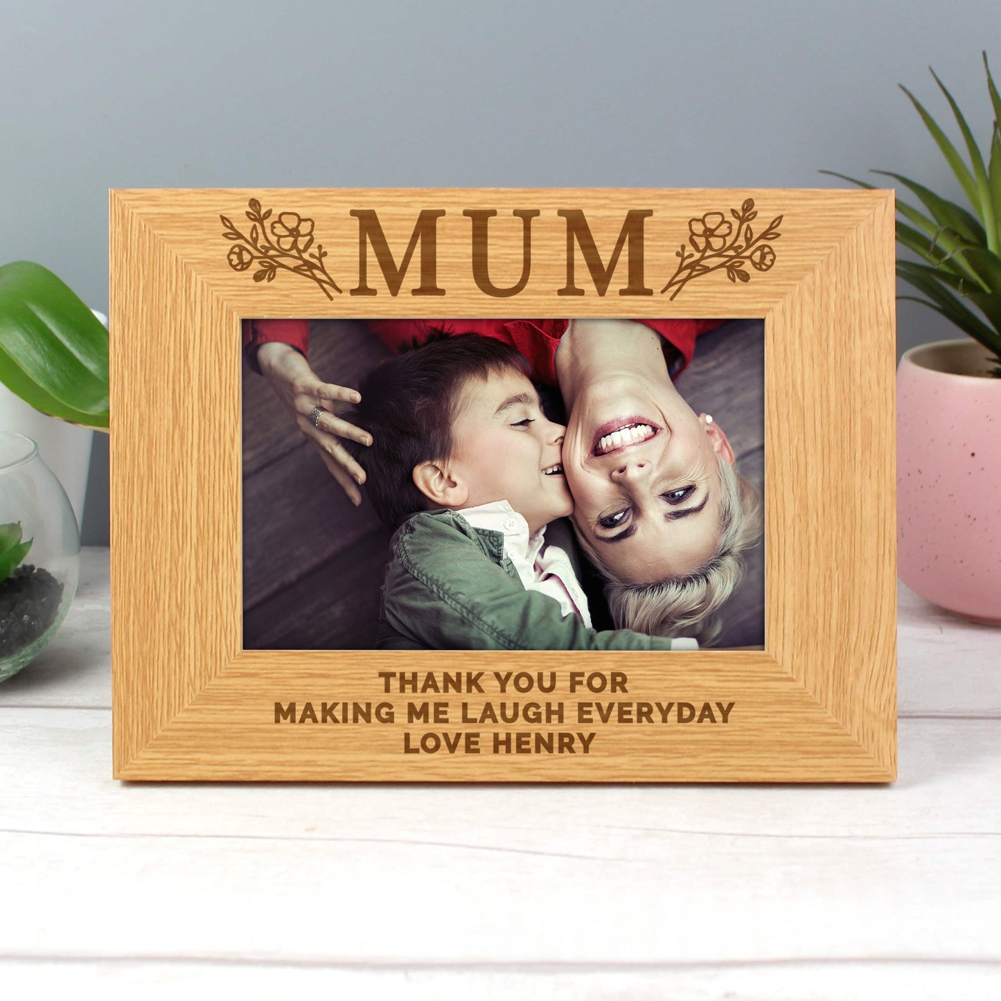 Personalised Floral Mum 6x4 Oak Finish Photo Frame - image 2
