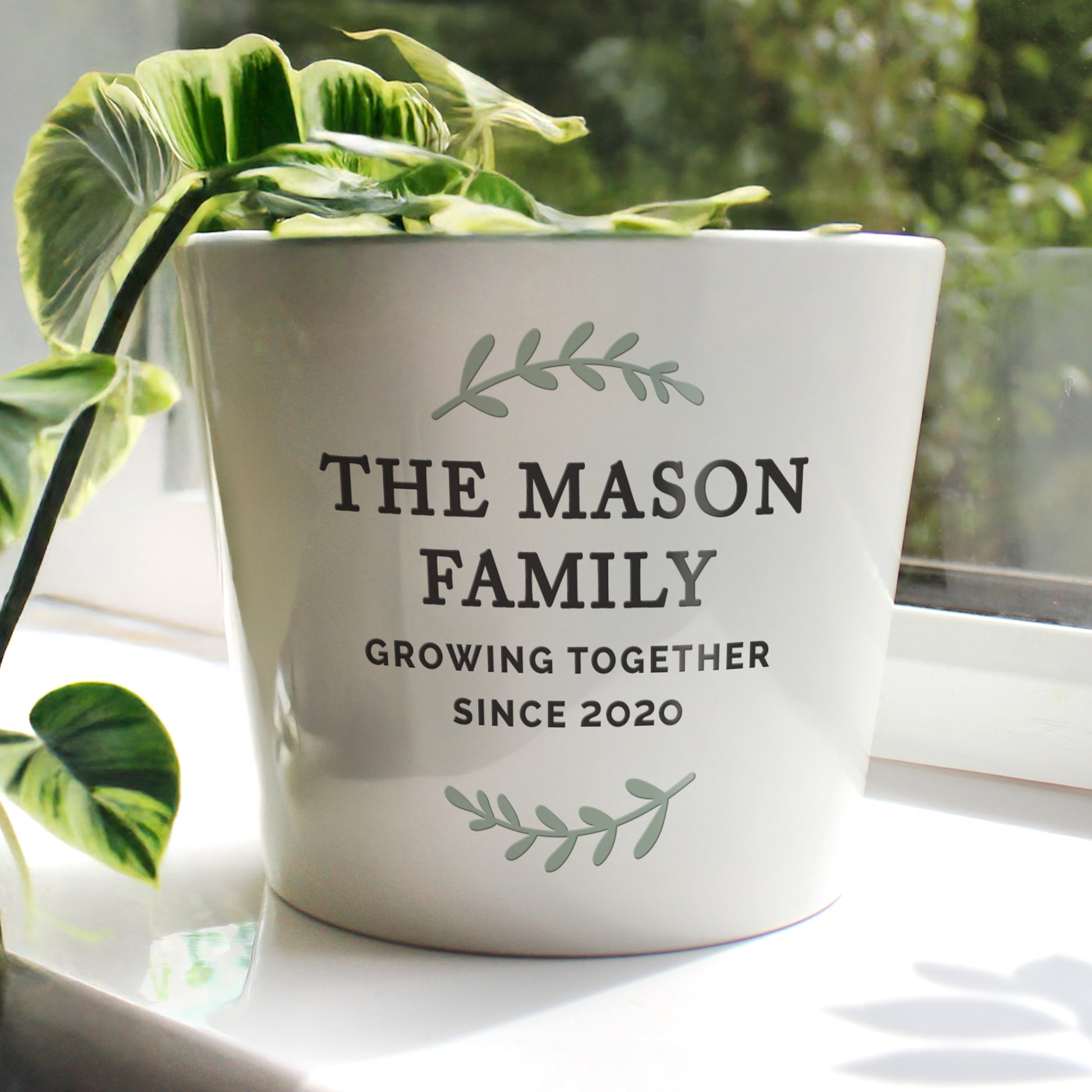 Personalised Wreath Large Plant Pot - image 3