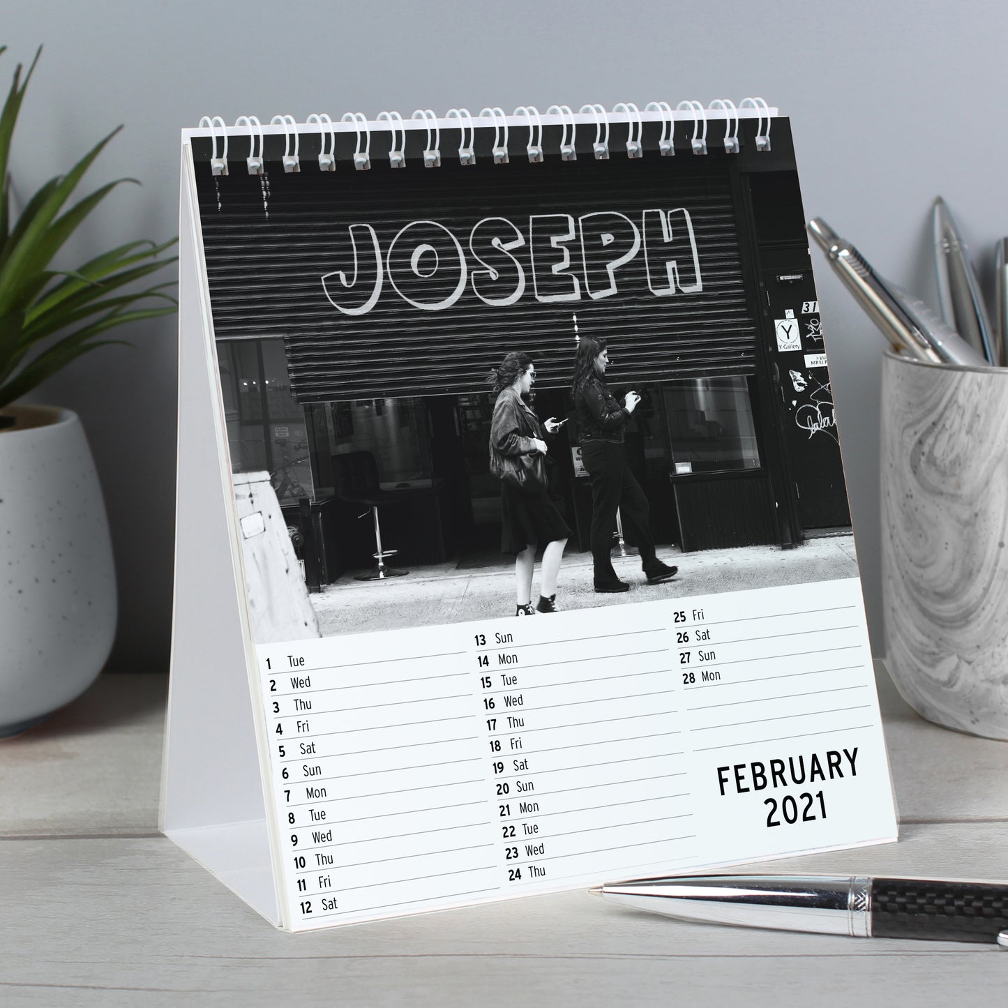Personalised New York Desk Calendar - image 5