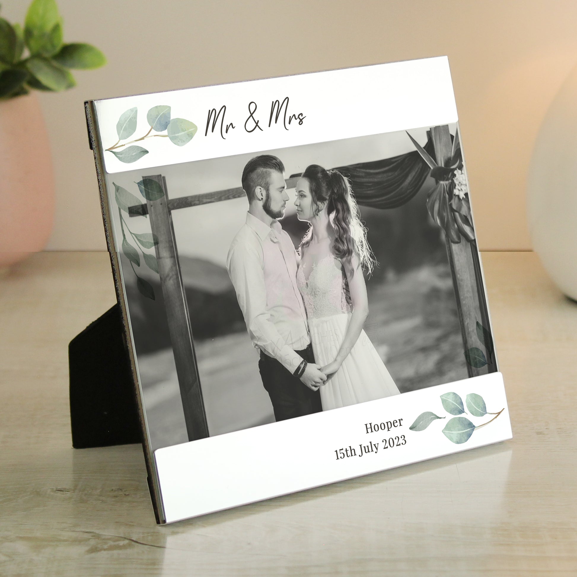 Personalised Botanical 6x4 Photo Frame from Heartfelt Gifts