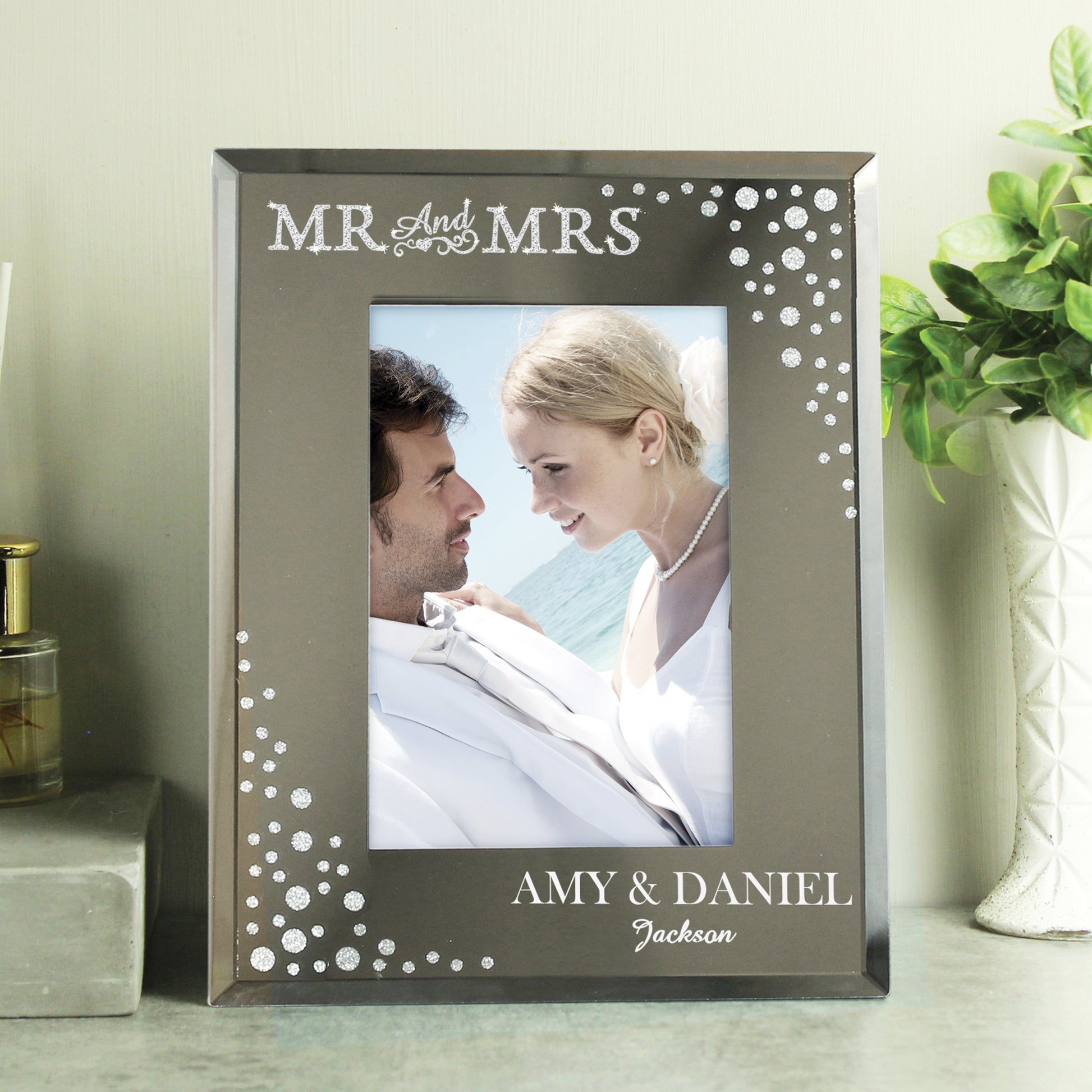 Personalised Mr and Mrs 6x4 Diamante Glass Photo Frame - image 3