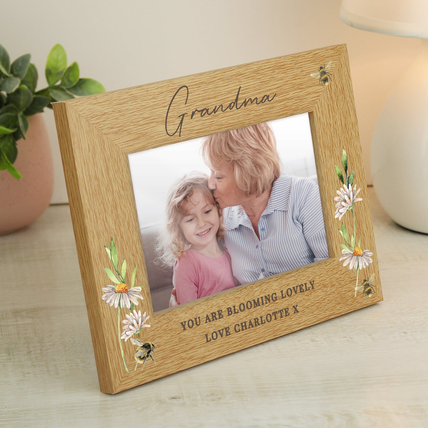 Personalised Floral Bee 6x4 Oak Finish Photo Frame - image 4
