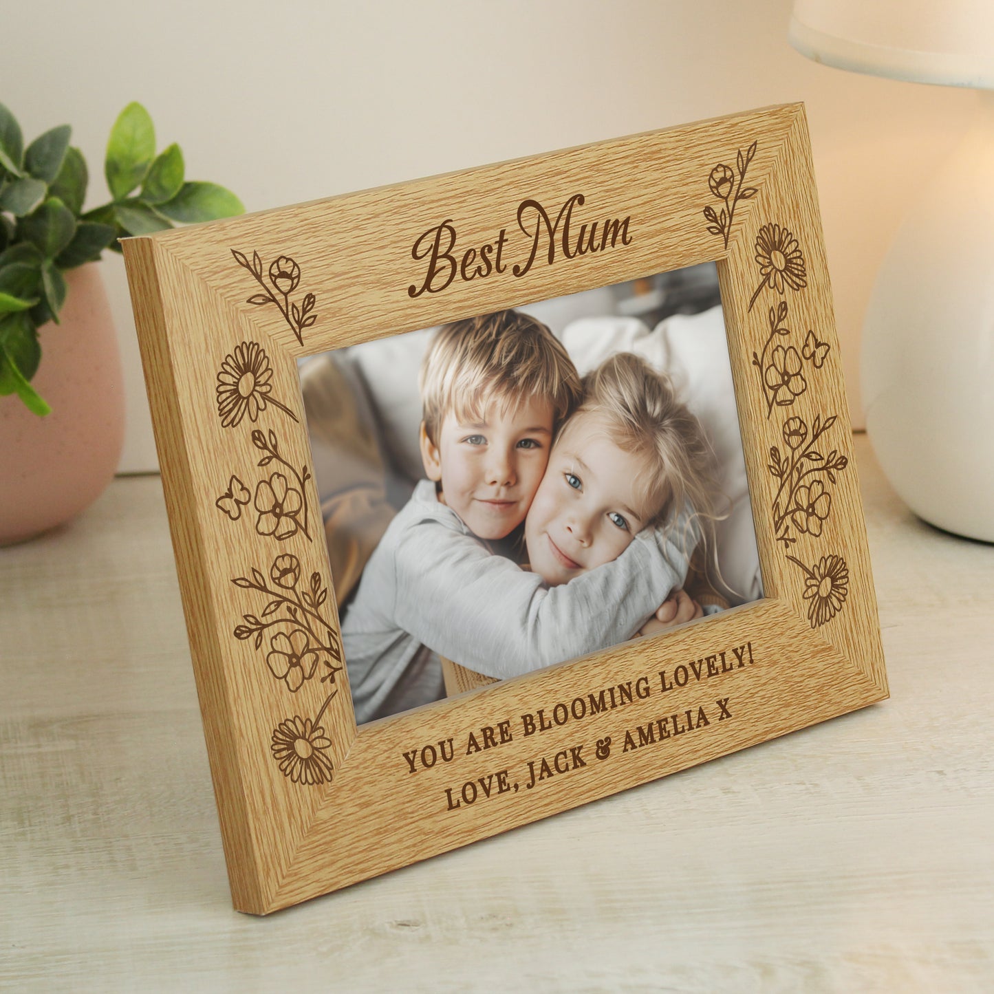 Personalised Wild Flowers 6x4 Oak Finish Photo Frame - image 4