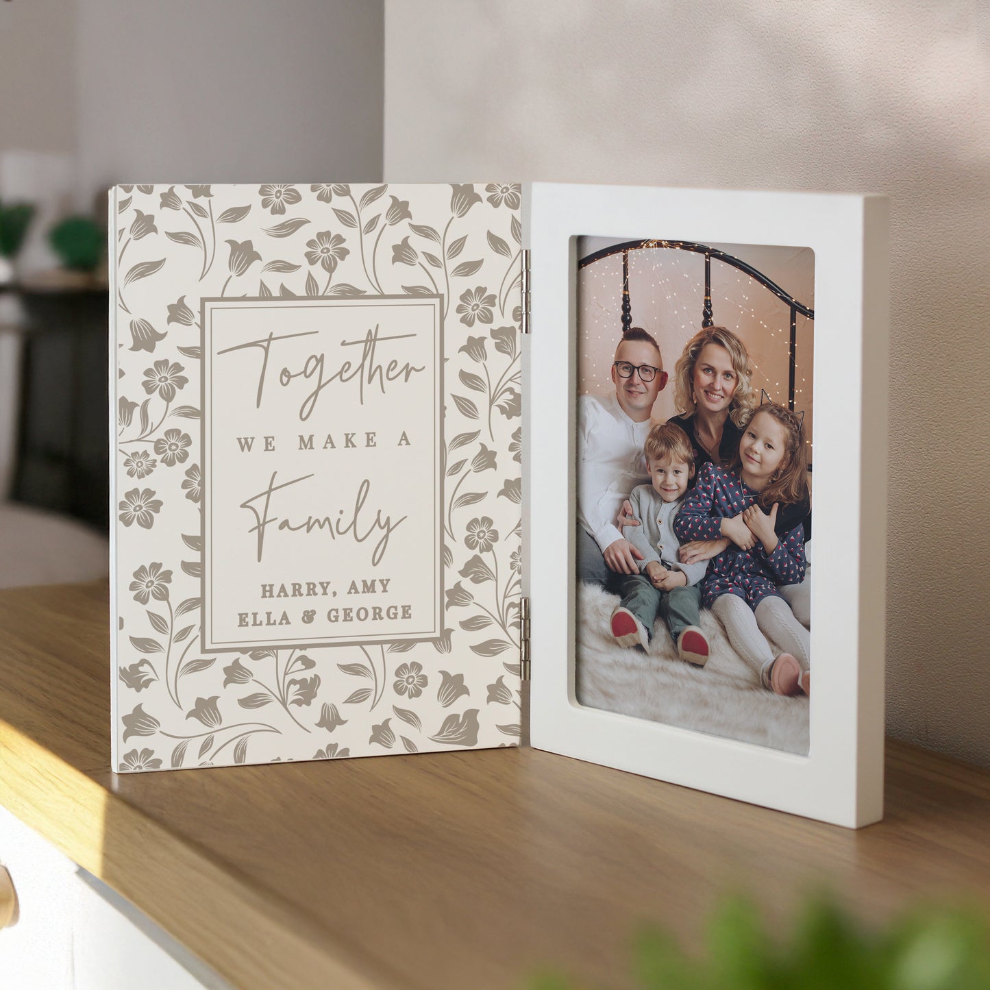 Personalised Family Wooden Hinged 6x4 Photo Frame – Birthday Christmas Family Gift