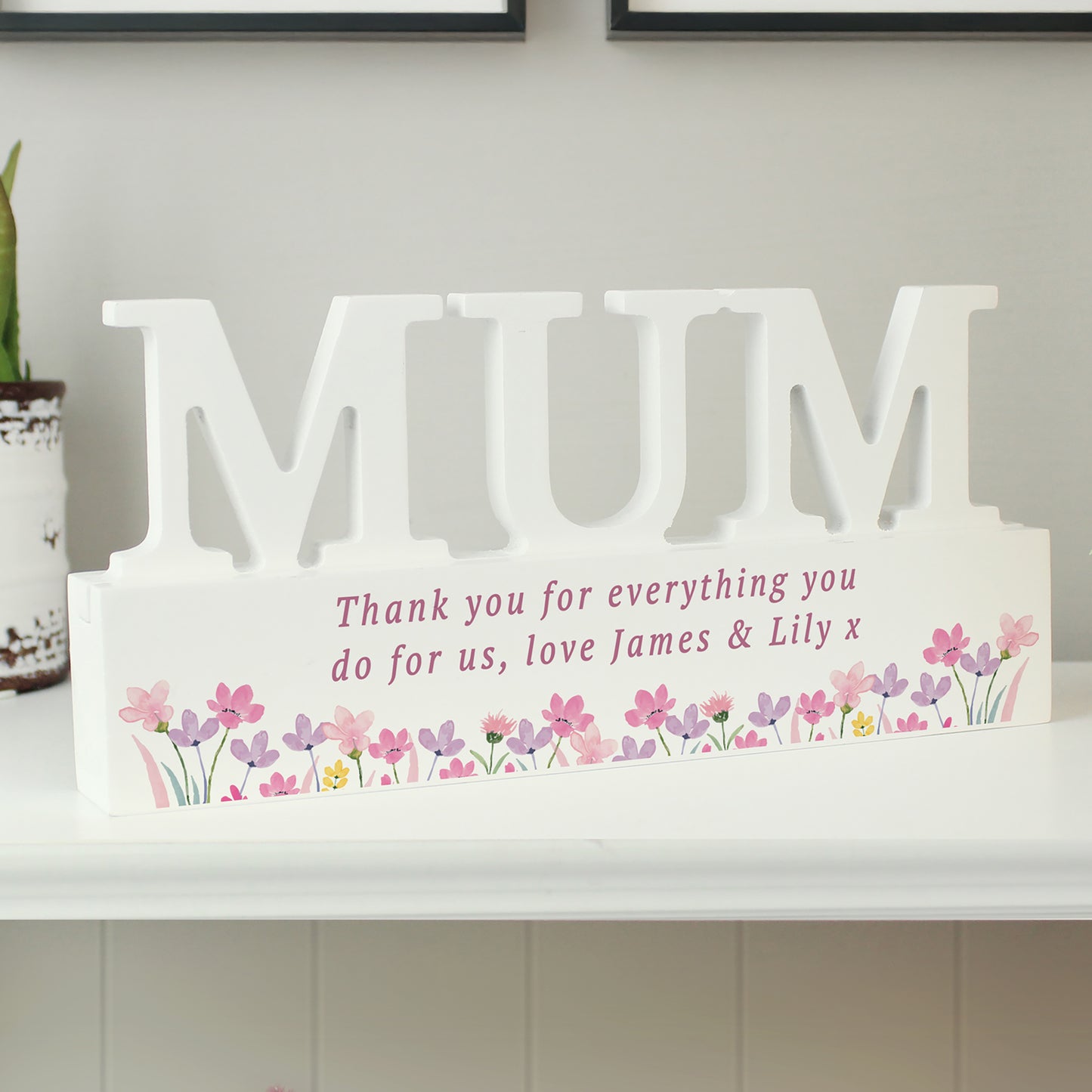 Personalised Floral Wooden Mum Ornament – Mother's Day Birthday Gift for Mum