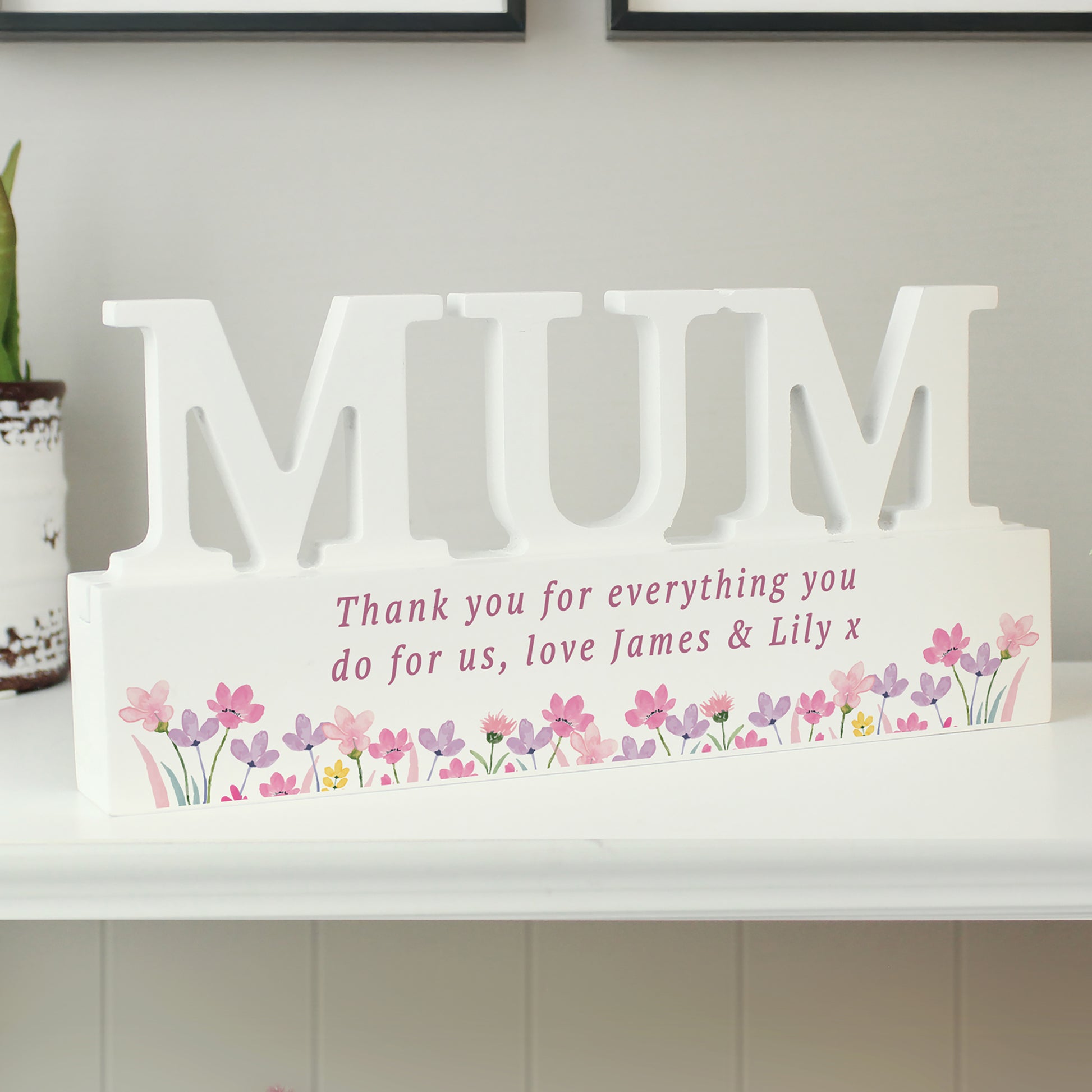 Personalised Floral Wooden Mum Ornament – Mother's Day Birthday Gift for Mum