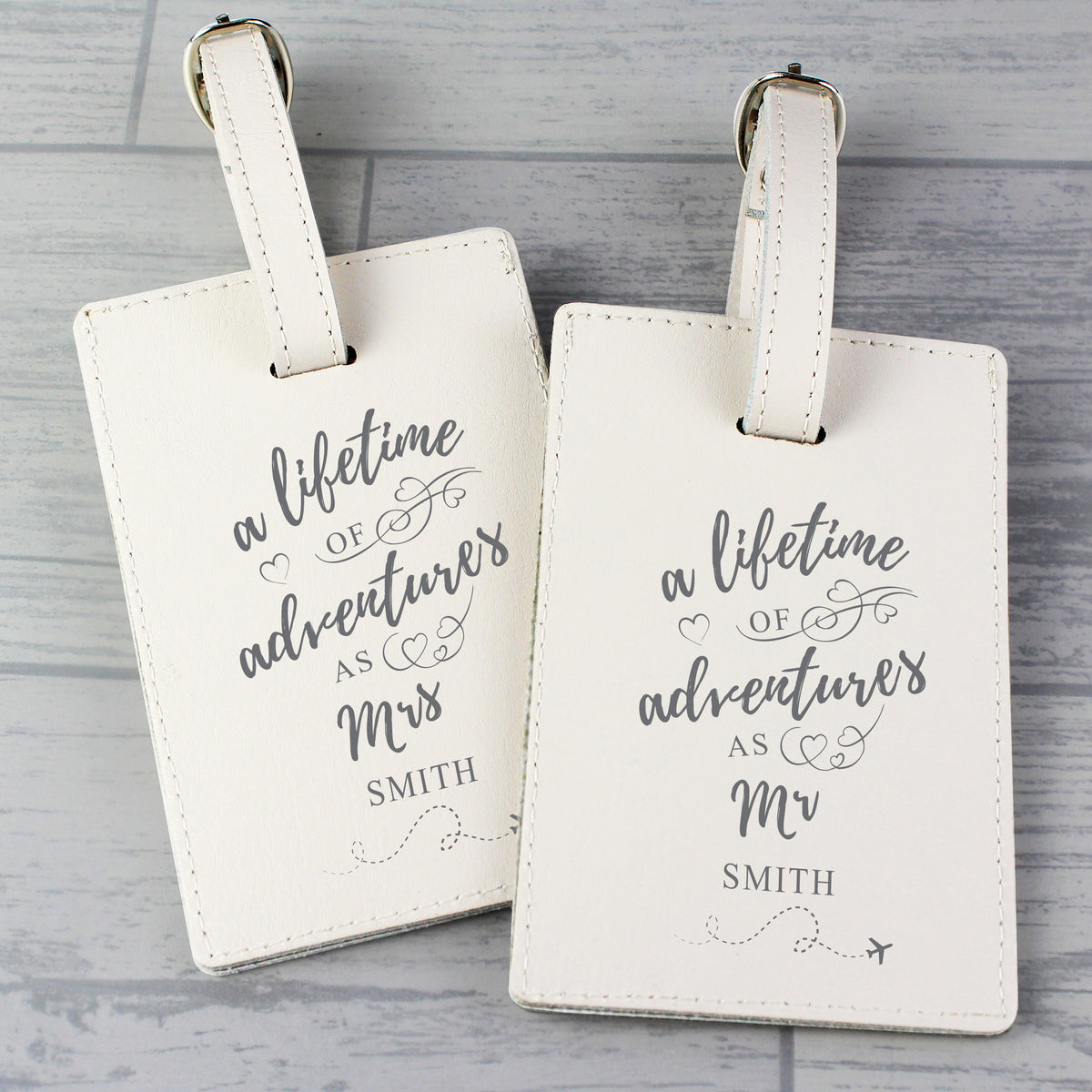 Personalised leather luggage tag with a discreet identification window